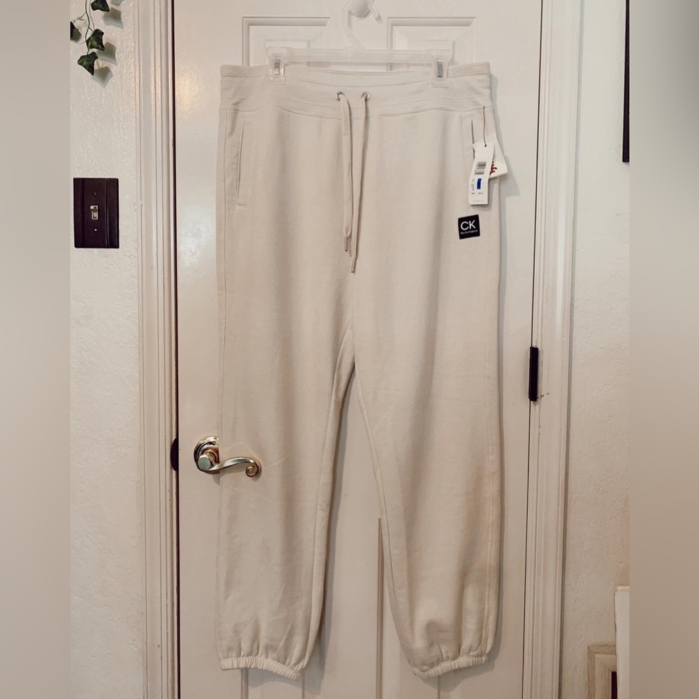 NWT Calvin Klein Performance  elastic waist and ankle pant